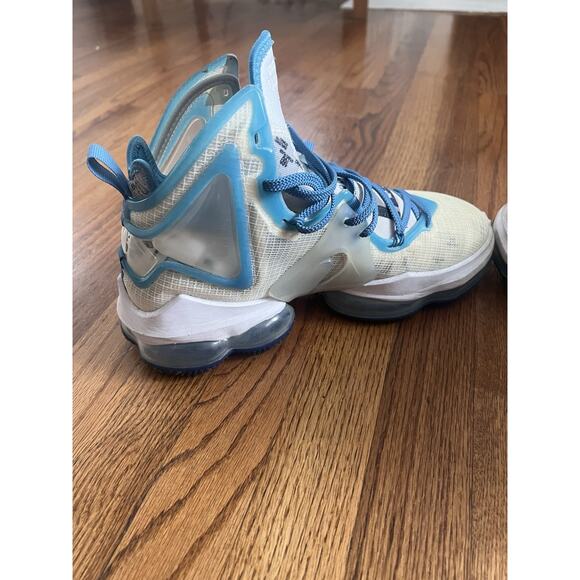 Nike Space Jam LeBron 19 Size 9 main image 5